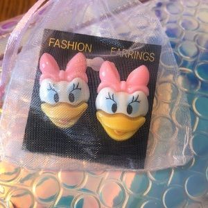 Daisy Duck earrings!